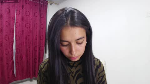 Snapshot of vallery_evanss chatting on 1, 3, 2025 Taty independent account online show from 1, 3, 2025