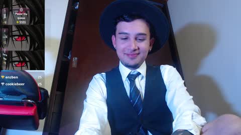 david guzman i model independenthelp me with a thumbs up online show from 21, 12, 2024