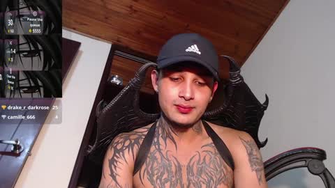 david guzman i model independenthelp me with a thumbs up online show from 26, 12, 2024