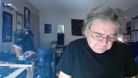 Snapshot of vanbroks chatting on 21, 10, 2025 Paco online show from 21, 10, 2025