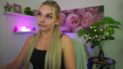 Snapshot of vanda_lust chatting on 16, 10, 2025 Vanda Lust online show from 16, 10, 2025