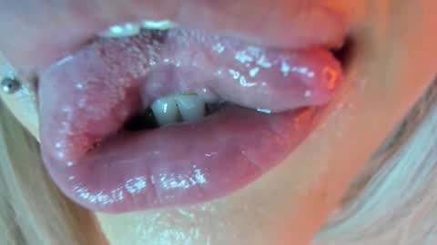 Snapshot of vandalovee chatting on 8, 10, 2025 Babi Alu online show from 8, 10, 2025