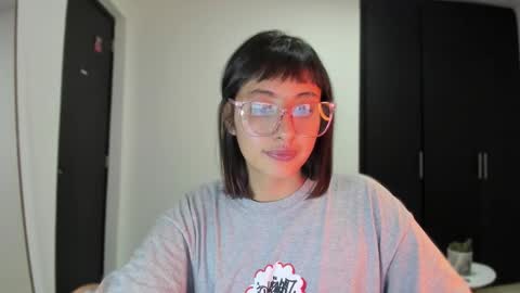 Snapshot of vandalovee chatting on 11, 10, 2025 Babi Alu online show from 11, 10, 2025