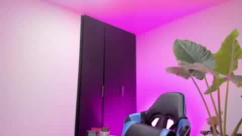 Snapshot of vandalovee chatting on 13, 10, 2025 Babi Alu online show from 13, 10, 2025