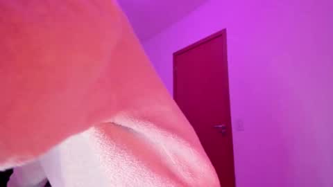 Snapshot of vandalovee chatting on 19, 10, 2025 Babi Alu online show from 19, 10, 2025