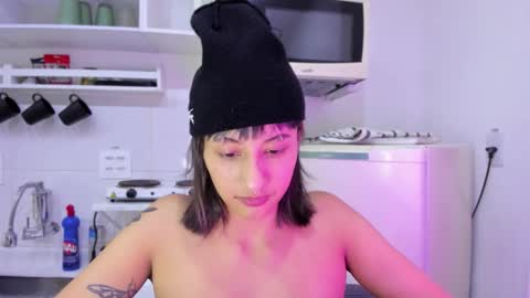 Snapshot of vandalovee chatting on 31, 10, 2025 Babi Alu online show from 31, 10, 2025