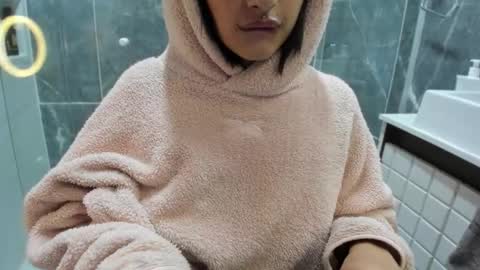 Snapshot of vandalovee chatting on 31, 10, 2025 Babi Alu online show from 31, 10, 2025