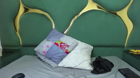 Snapshot of vanelin18 chatting on 5, 12, 2025 Vane online show from 5, 12, 2025