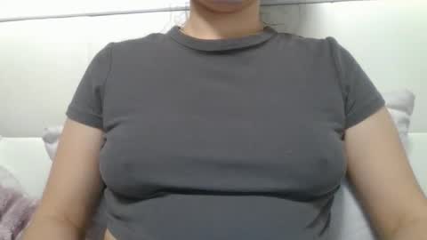 Snapshot of vanesajewel chatting on 28, 10, 2025 VanesaJewel online show from 28, 10, 2025