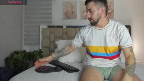 Vanessa  Please help me with your thumbs up its important  online show from 1, 2, 2026