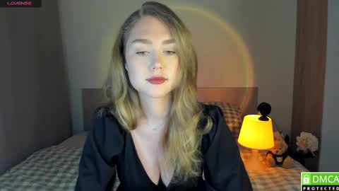 Vanessa Maes online show from 5, 3, 2025
