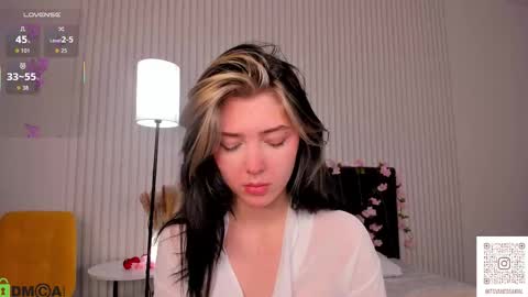 Vanessa Walters online show from 17, 9, 2025