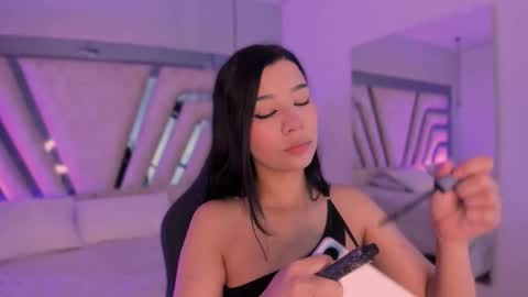 vanessaduval online show from 27, 10, 2025