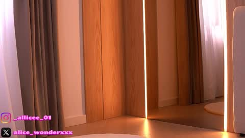 Snapshot of vanessasimon chatting on 14, 3, 2026 Vanessa Simon online show from 14, 3, 2026