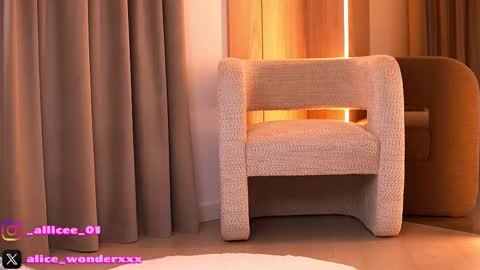 Snapshot of vanessasimon chatting on 21, 3, 2026 Vanessa Simon online show from 21, 3, 2026