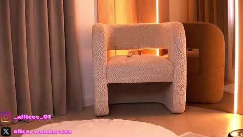 Snapshot of vanessasimon chatting on 22, 3, 2026 Vanessa Simon online show from 22, 3, 2026