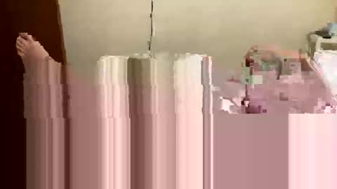 vanili_ online show from 4, 12, 2025