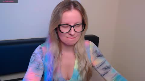 Mia online show from 10, 10, 2025