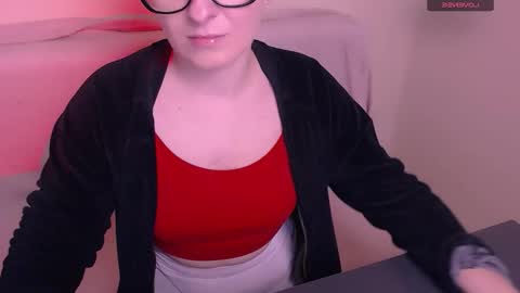 Mia online show from 5, 12, 2025