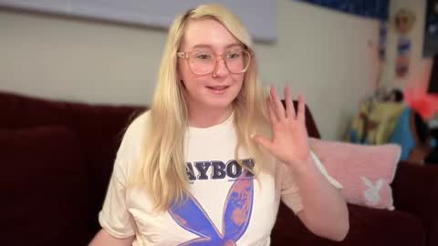 Snapshot of vanillapuddingpie chatting on 3, 2, 2025 vanillapuddingpie online show from 3, 2, 2025