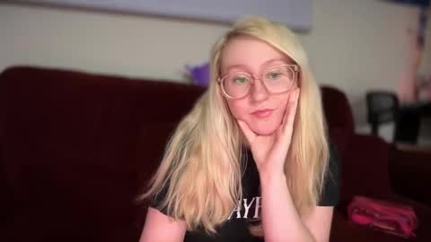 Snapshot of vanillapuddingpie chatting on 10, 2, 2025 vanillapuddingpie online show from 10, 2, 2025