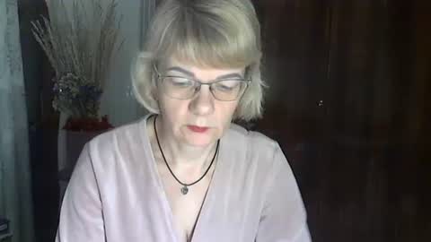 Vanillaxcreamy online show from 28, 1, 2025