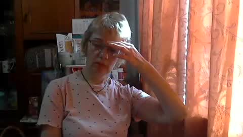 Vanillaxcreamy online show from 10, 3, 2025