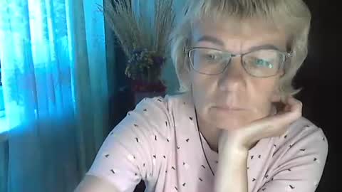 Vanillaxcreamy online show from 25, 9, 2025