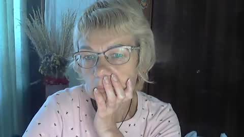 Vanillaxcreamy online show from 28, 9, 2025
