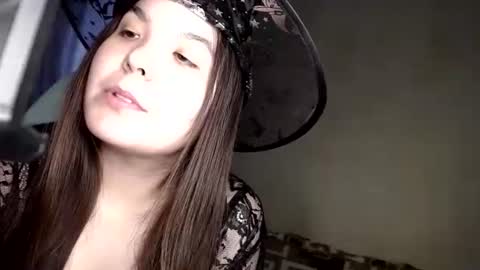 Snapshot of var_kiss chatting on 1, 11, 2025 Var Kiss online show from 1, 11, 2025