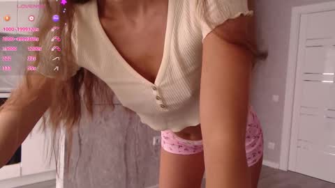 Varonica Caprii Online this week  Monday Tuesday Thursday Friday online show from 17, 9, 2025