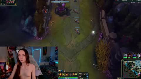 Snapshot of veeweatherbee chatting on 8, 3, 2025 Violet Weatherbee online show from 8, 3, 2025