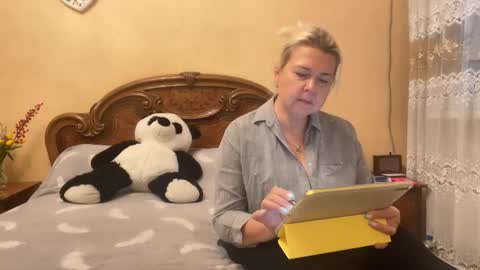 velvet_11 online show from 6, 10, 2025