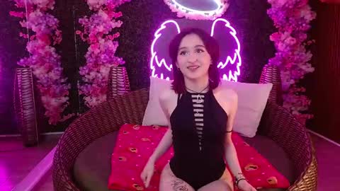 Snapshot of velvet_c4k3 chatting on 7, 11, 2025 Velvet c4k3 online show from 7, 11, 2025