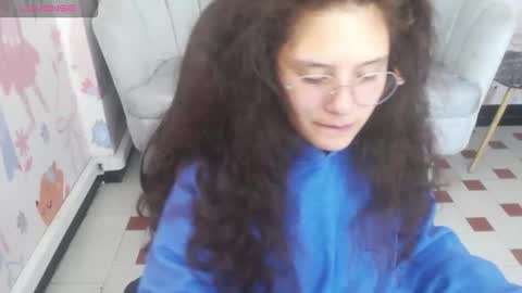 Snapshot of velvet_moon_v chatting on 25, 3, 2026 velvet_moon_v online show from 25, 3, 2026