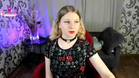 Snapshot of velvet_peach_ chatting on 19, 10, 2025 velvet_peach_ online show from 19, 10, 2025