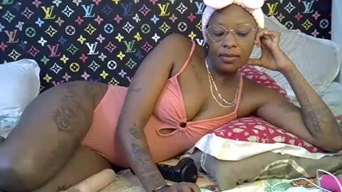 Snapshot of velvet_temptress chatting on 22, 10, 2025 velvet online show from 22, 10, 2025