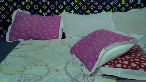 Snapshot of velvet_temptress chatting on 16, 12, 2025 velvet online show from 16, 12, 2025