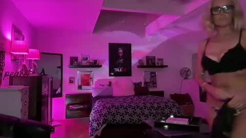 VelvetBarbie online show from 8, 1, 2025