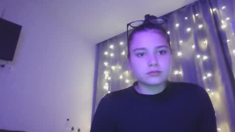 velveted_ivy online show from 29, 10, 2025