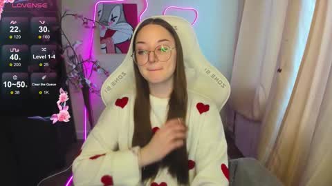 Snapshot of velvetgloww chatting on 2, 2, 2026 Violetta online show from 2, 2, 2026