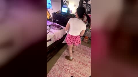 Kitty online show from 3, 2, 2026