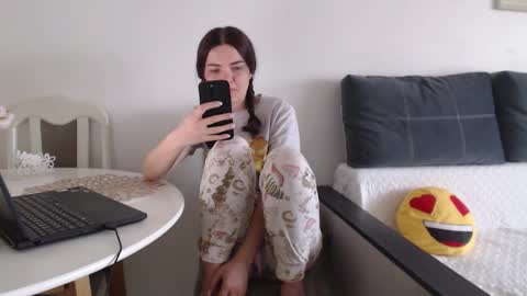 Snapshot of velvetmoon123 chatting on 15, 3, 2026 velvetmoon123 online show from 15, 3, 2026