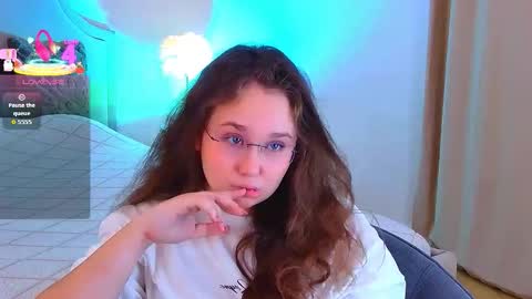 velvetvixencute online show from 23, 9, 2025