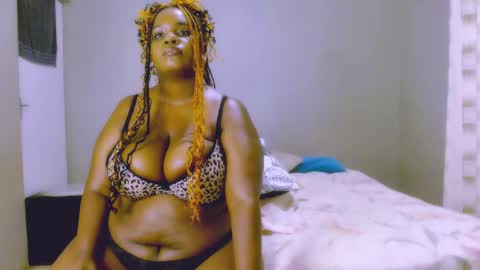 Snapshot of velvetychocolate1 chatting on 8, 1, 2025 velvetychocolate1 online show from 8, 1, 2025