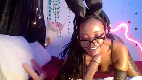 Snapshot of velvetyvixen chatting on 4, 11, 2025 COCO XOXO online show from 4, 11, 2025