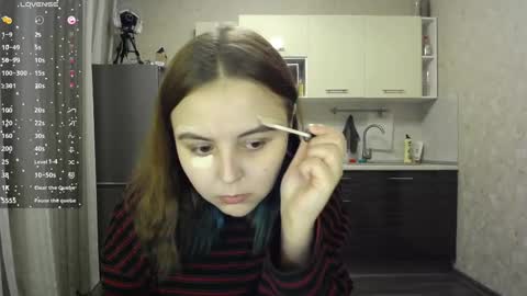 Snapshot of vendymories chatting on 12, 1, 2025 eva 3 online show from 12, 1, 2025