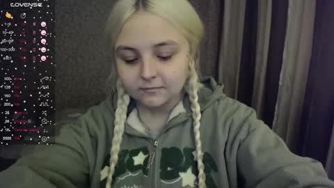 Snapshot of vendymories chatting on 23, 9, 2025 eva 3 online show from 23, 9, 2025