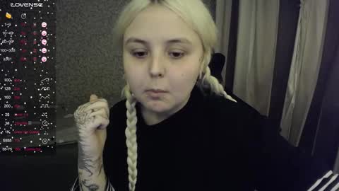 Snapshot of vendymories chatting on 27, 9, 2025 eva 3 online show from 27, 9, 2025