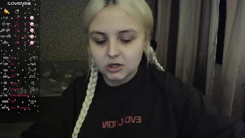 Snapshot of vendymories chatting on 30, 9, 2025 eva 3 online show from 30, 9, 2025